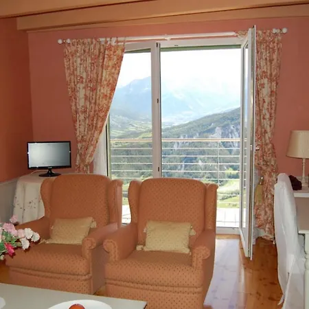 Guest house La Charlisa 3*