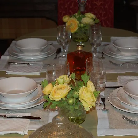 Guest house La Charlisa 3*