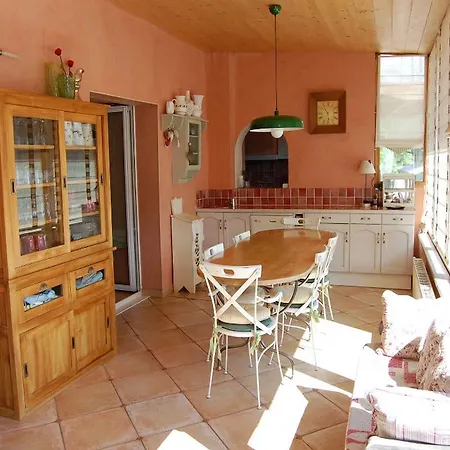 Guest house La Charlisa 3*