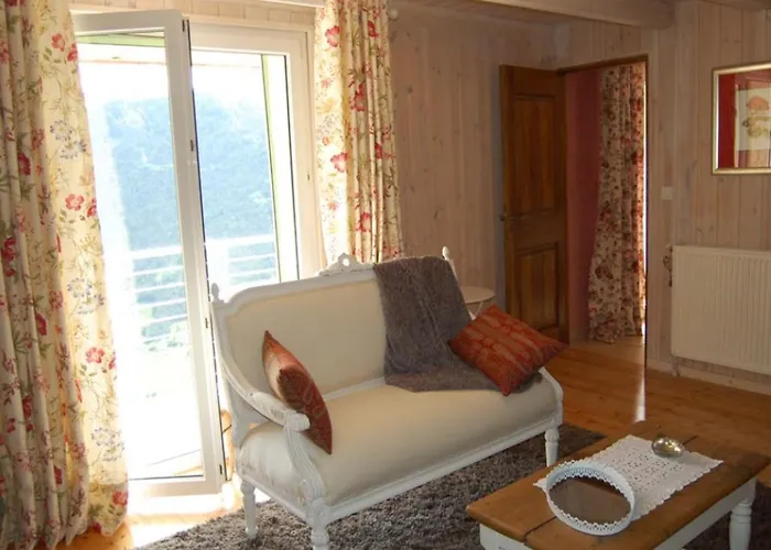 La Charlisa Пра-Лу