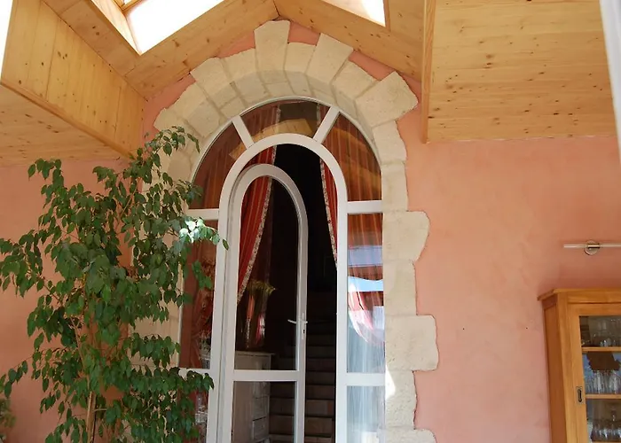 La Charlisa Пра-Лу